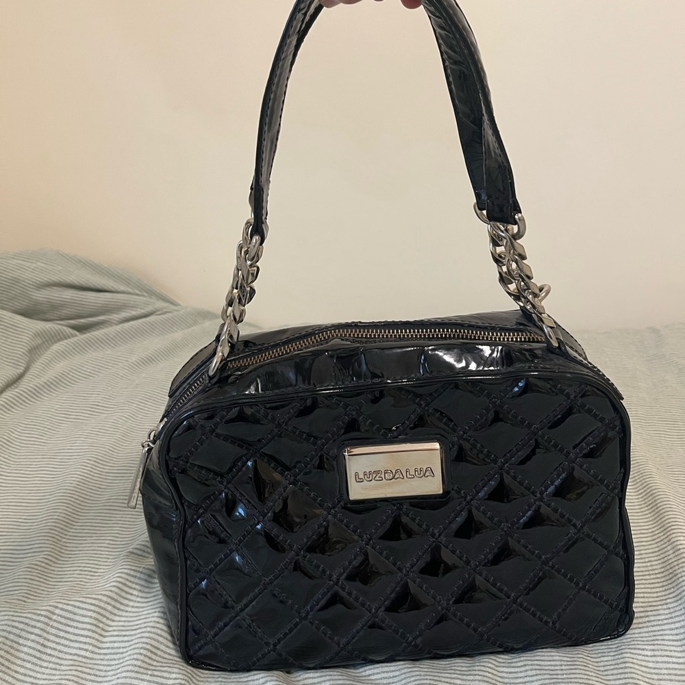 Black patent leather Luz da Lua bag